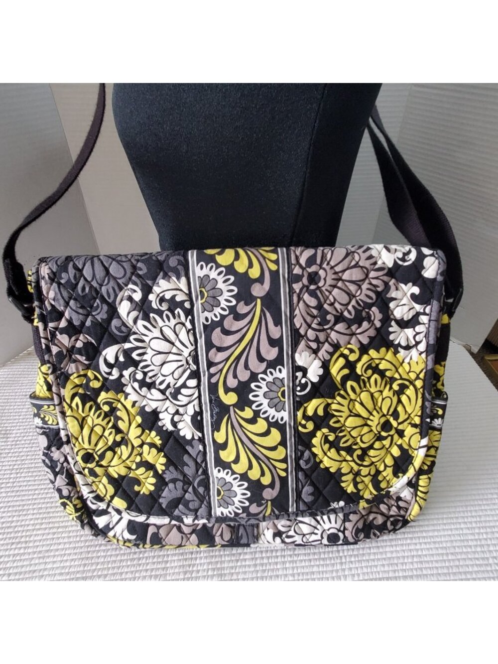 Vera Bradley Baroque Laptop Messenger Bag Purse 14x10 Paisley Quilted Retired